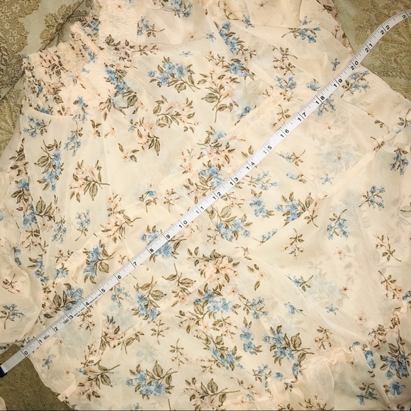 Peach layered floral top - Picture 2 of 6